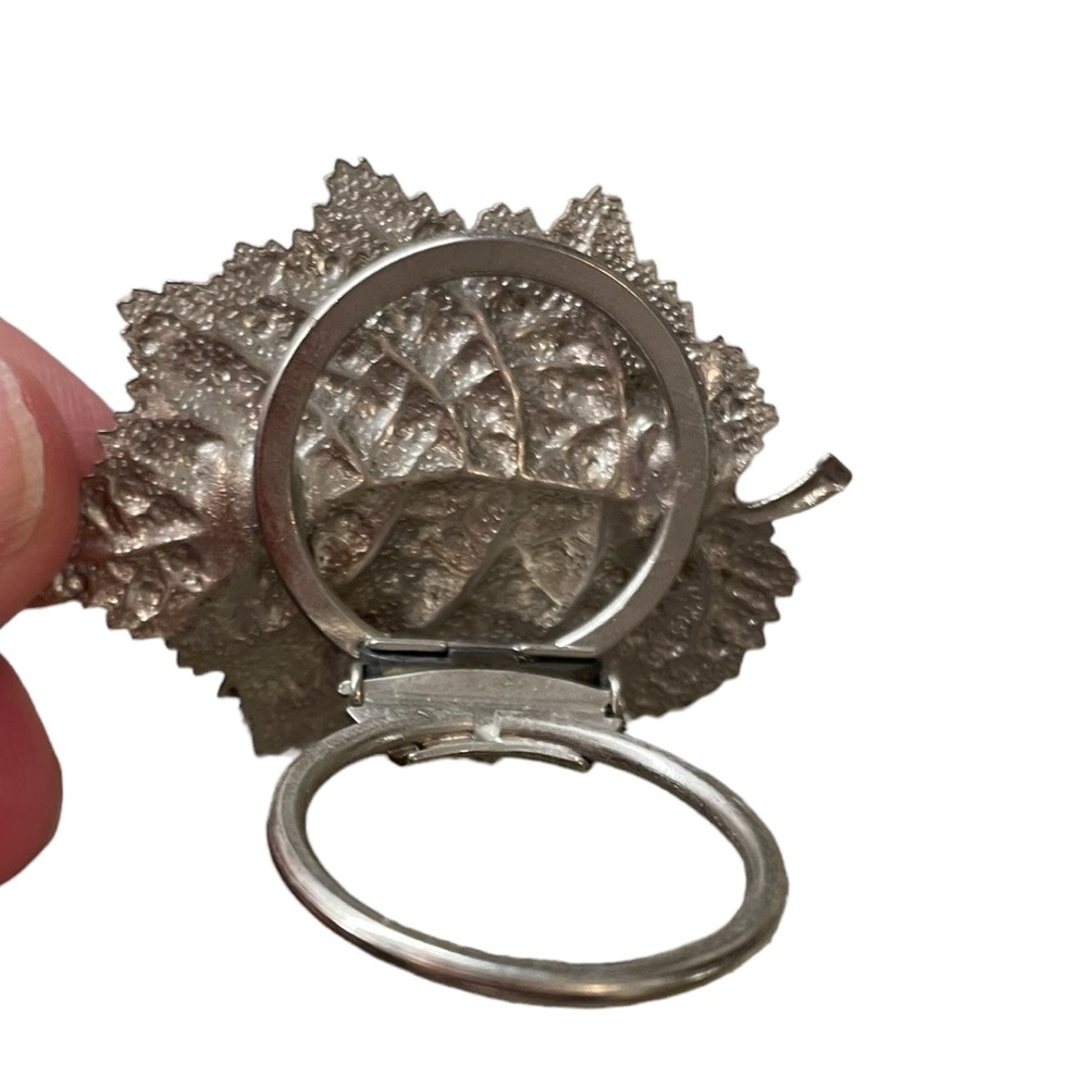 Vintage Silver Leaf Scarf Clip - Picture 3 of 4